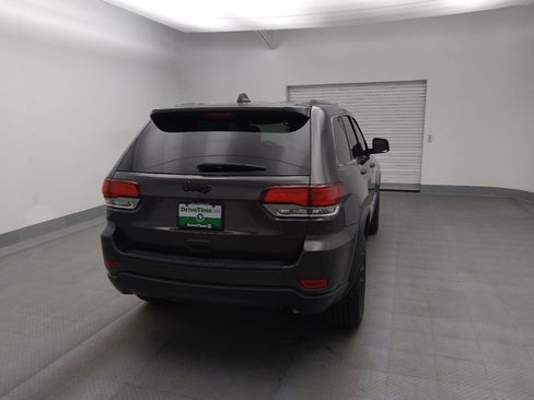 Used 2021 Jeep Grand Cherokee Laredo image 7