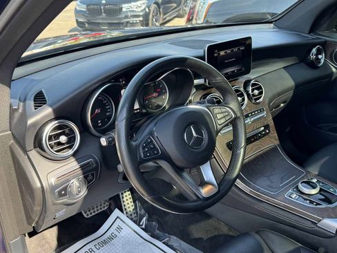 Used 2019 Mercedes-Benz GLC 300 4MATIC w/ AMG Line image 11