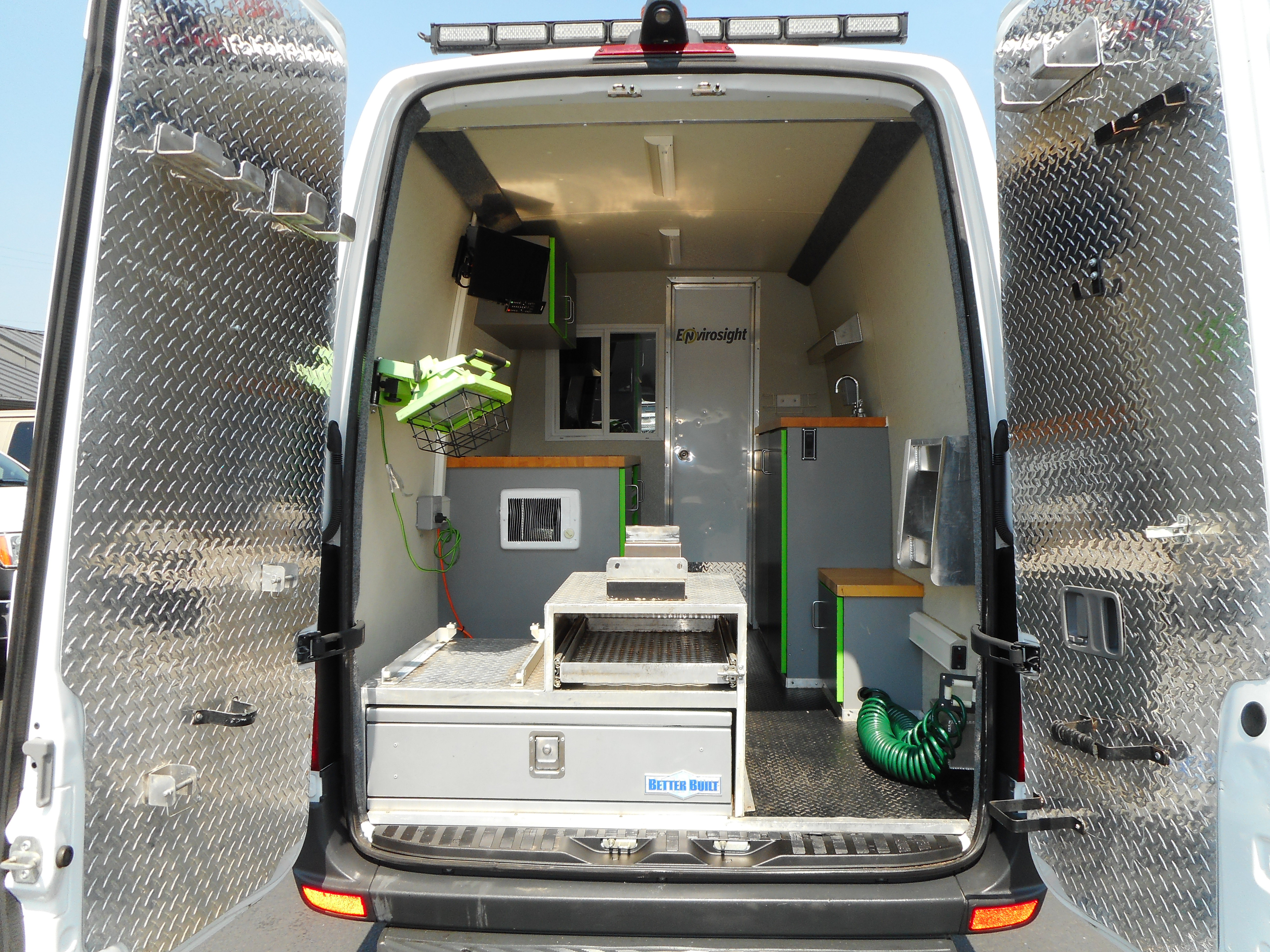 Used 2014 Freightliner Sprinter 2500 RWD image 33