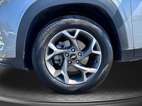 Used 2025 Chevrolet Trax LT FWD image 10