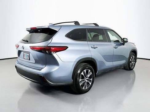 Used 2023 Toyota Highlander XLE FWD image 7