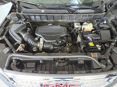 Used 2019 GMC Acadia Denali w/ Technology Package AWD/4WD image 39