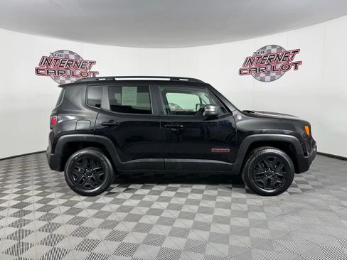 Used 2018 Jeep Renegade Trailhawk w/ Cold Weather Group II image 8