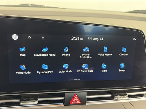 Used 2024 Hyundai Elantra SEL FWD image 16