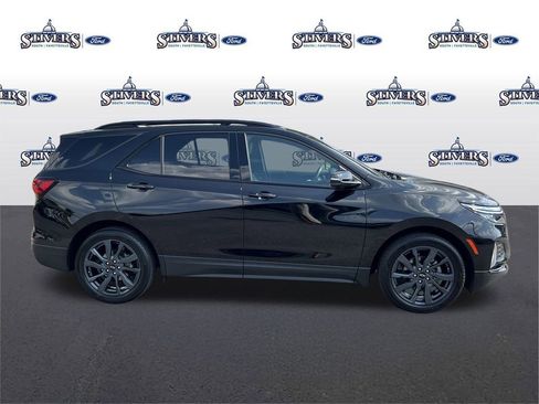 Used 2022 Chevrolet Equinox RS w/ RS Leather Package image 4