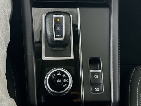 Used 2024 Mitsubishi Outlander ES image 16