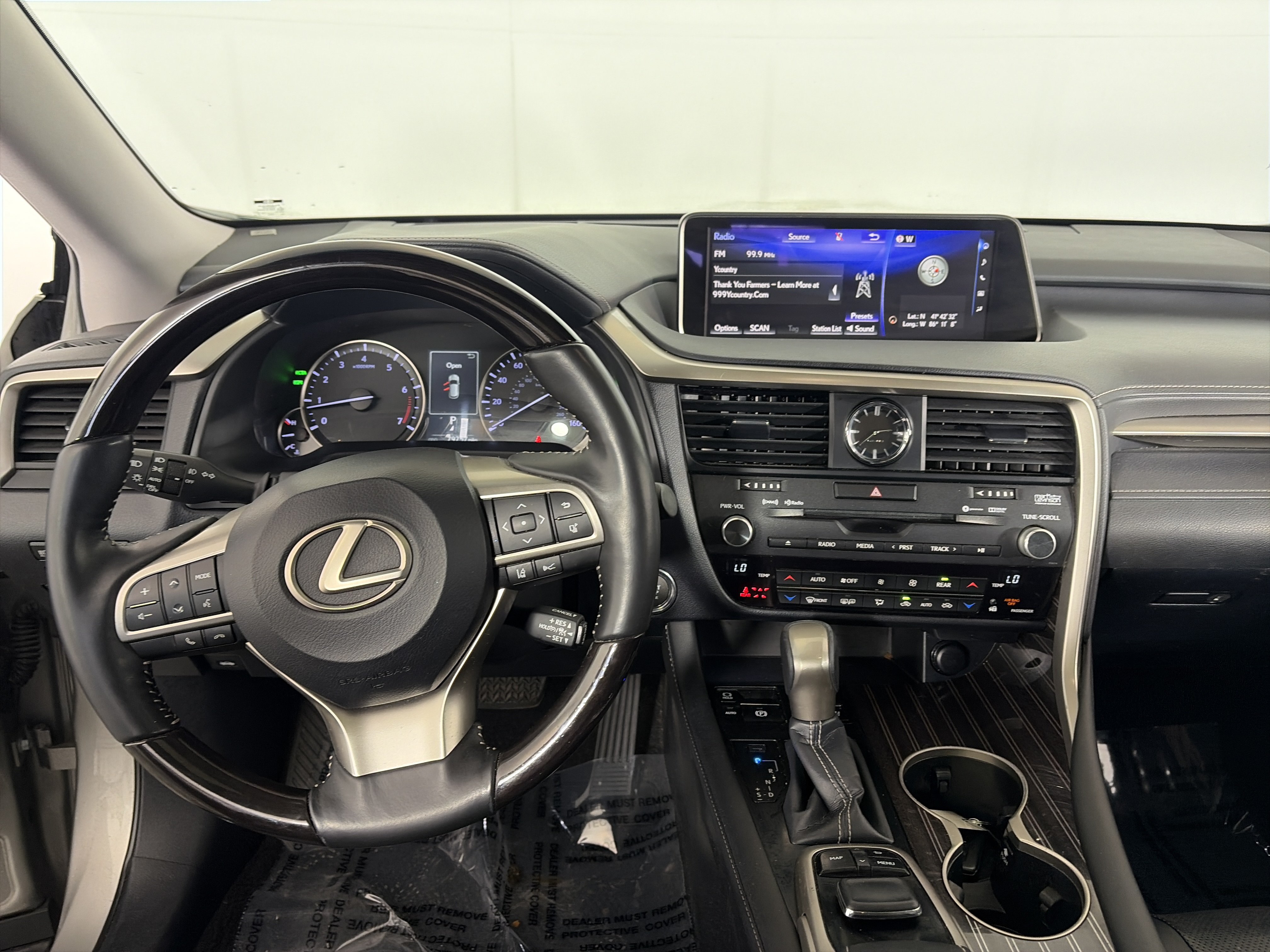 Used 2019 Lexus RX 350L Luxury w/ Accessory Package AWD/4WD image 3