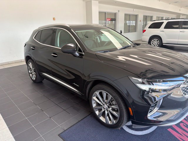 Used 2021 Buick Envision Avenir w/ Technology Package II FWD image 3