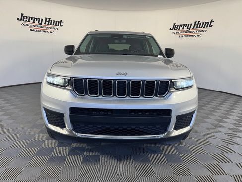 Used 2021 Jeep Grand Cherokee L Laredo w/ Luxury Tech Group I RWD image 5