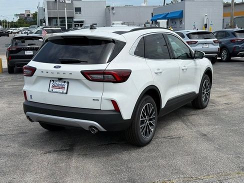 New 2025 Ford Escape SE image 3