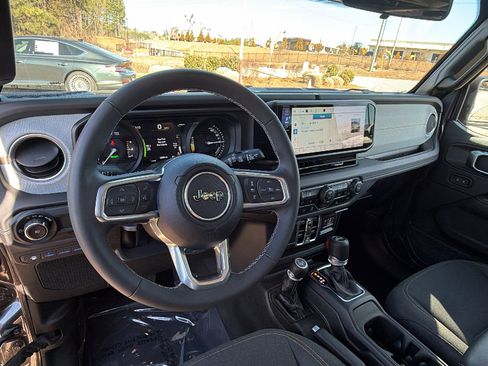 Used 2025 Jeep Wrangler Sahara 4xe image 24