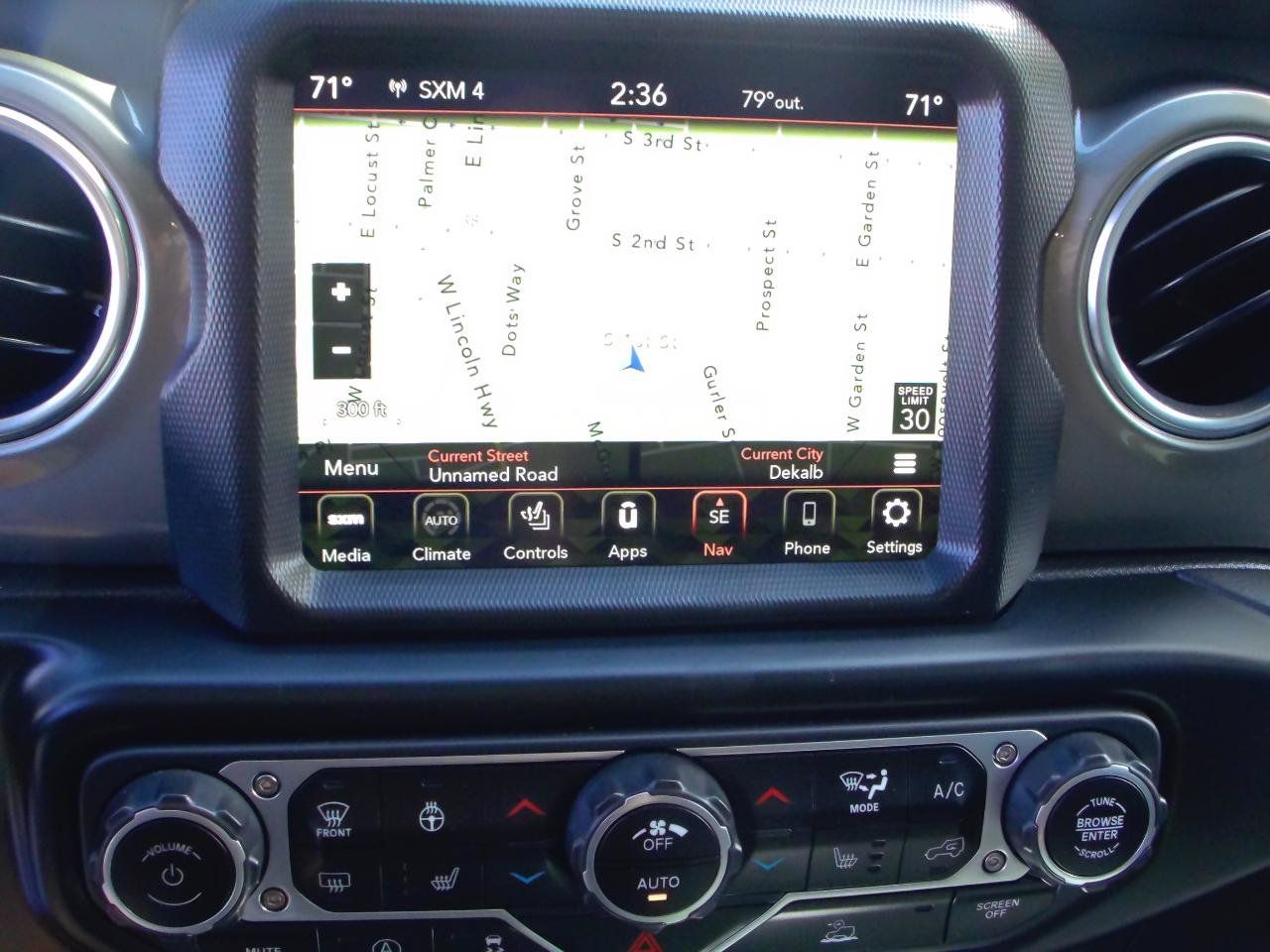 Used 2023 Jeep Wrangler Unlimited Sahara w/ Cold Weather Group AWD/4WD image 18