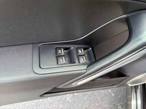 Used 2013 Volkswagen Beetle 2.5 FWD image 20