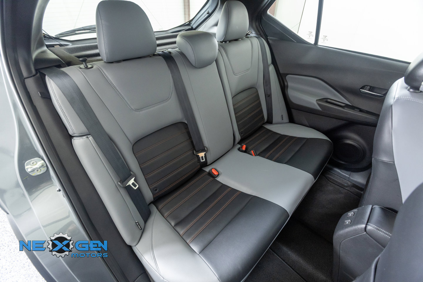 Used 2024 Nissan Kicks SR w/ SR Premium Package FWD image 39