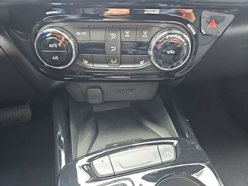 New 2026 Chevrolet Trax RS w/ Sunroof Package FWD image 17