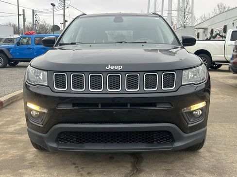 Used 2020 Jeep Compass Latitude image 3