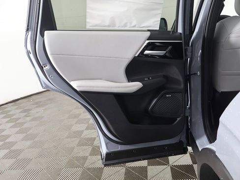 New 2026 Mitsubishi Outlander SE FWD image 24