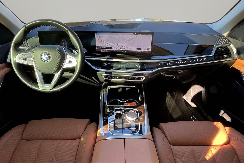 Used 2024 BMW X7 xDrive40i AWD/4WD image 7