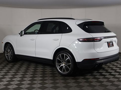 Used 2023 Porsche Cayenne Platinum Edition image 11
