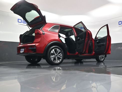 Used 2022 Kia Niro EX Premium image 61