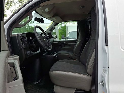 Used 2024 Chevrolet Express 2500 w/ Driver Convenience Package RWD image 14