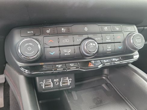 Used 2022 Dodge Durango R/T w/ Blacktop Package AWD/4WD image 32