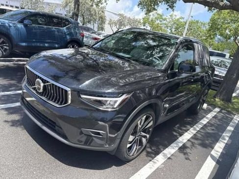 Used 2023 Volvo XC40 B5 Plus w/ Protection Package Premier AWD/4WD image 1