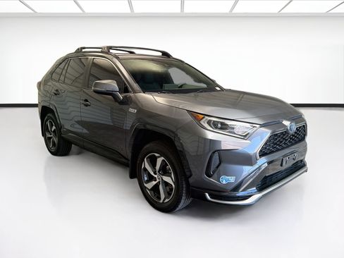 Used 2021 Toyota RAV4 SE w/ Weather & Moonroof Package AWD/4WD image 3