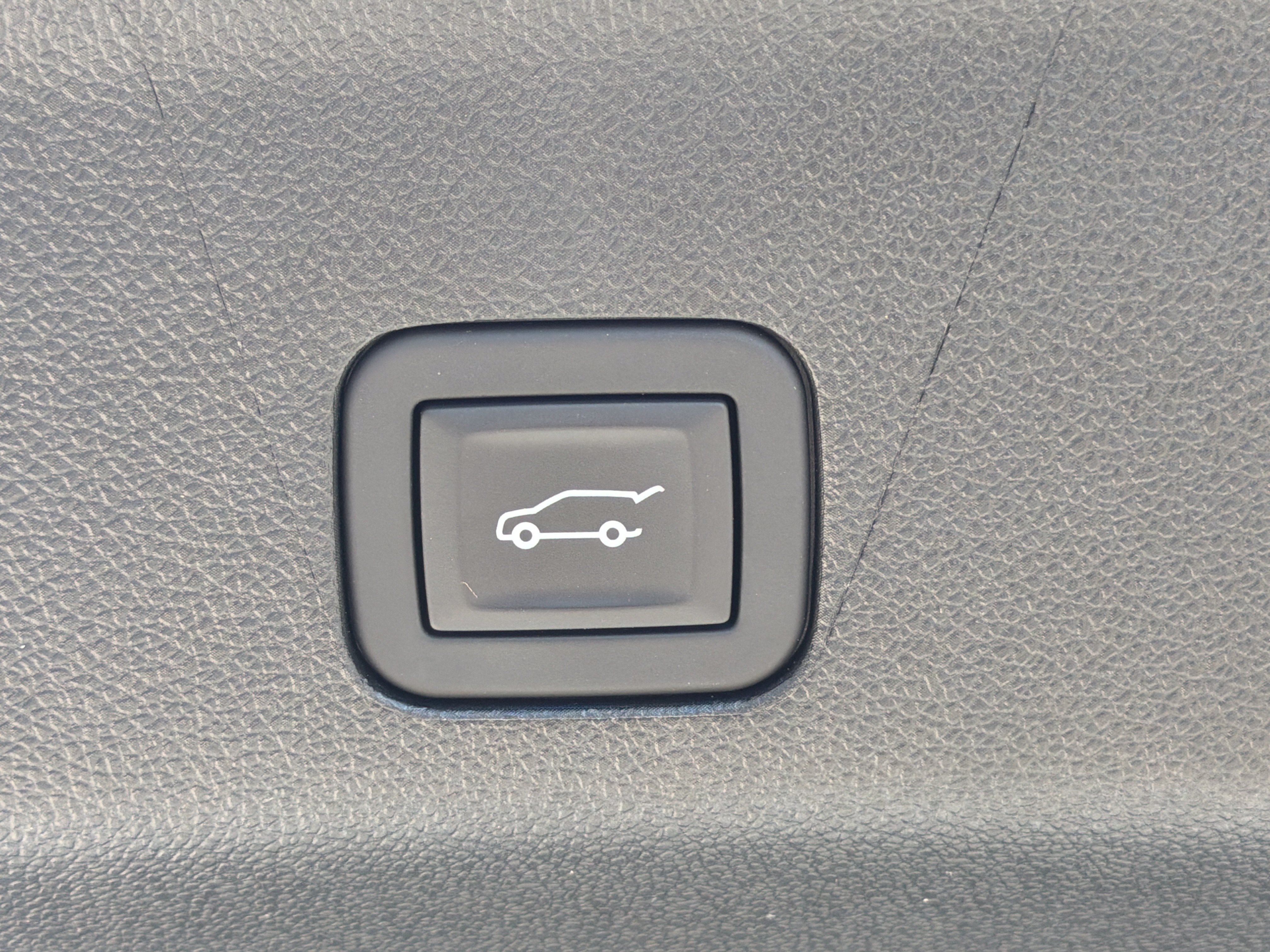 Used 2025 GMC Yukon Denali w/ Sun & Power Step Package AWD/4WD image 36