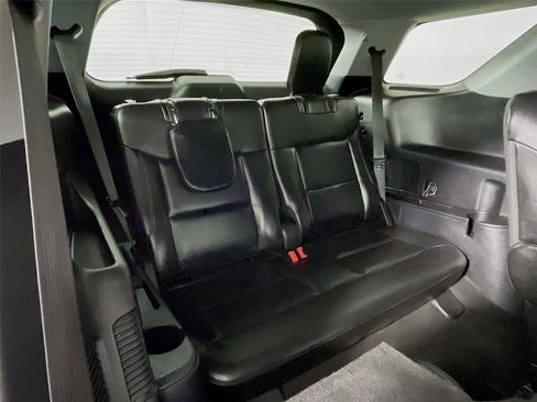 Used 2021 Ford Explorer XLT w/ Equipment Group 202A RWD image 30