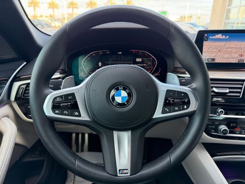 Used 2020 BMW 540i w/ M Sport Package image 9