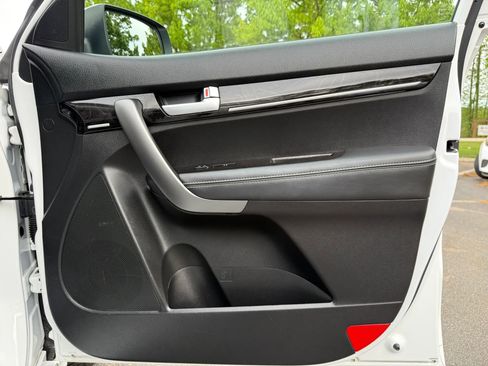 Used 2015 Kia Sorento SX image 70