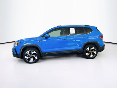 Used 2024 Volkswagen Taos SE AWD/4WD image 4