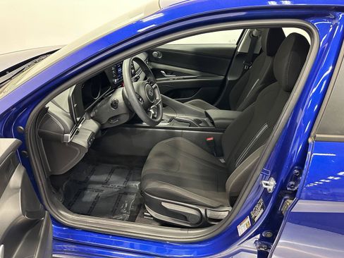 Certified 2023 Hyundai Elantra SEL w/ Preferred Accessory Package FWD image 11