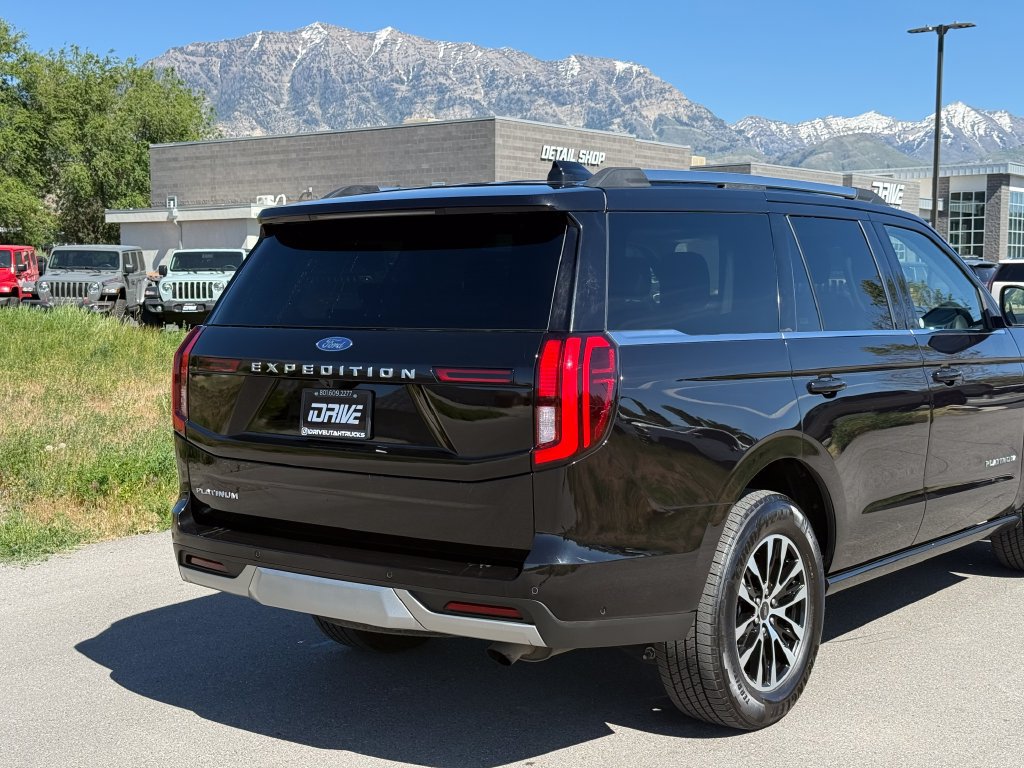 Used 2025 Ford Expedition Platinum AWD/4WD image 10