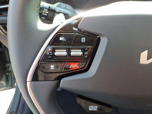 New 2025 Kia Niro EX Touring image 20