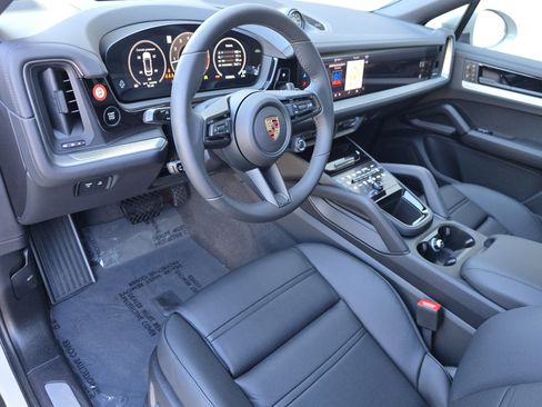 New 2026 Porsche Cayenne image 4