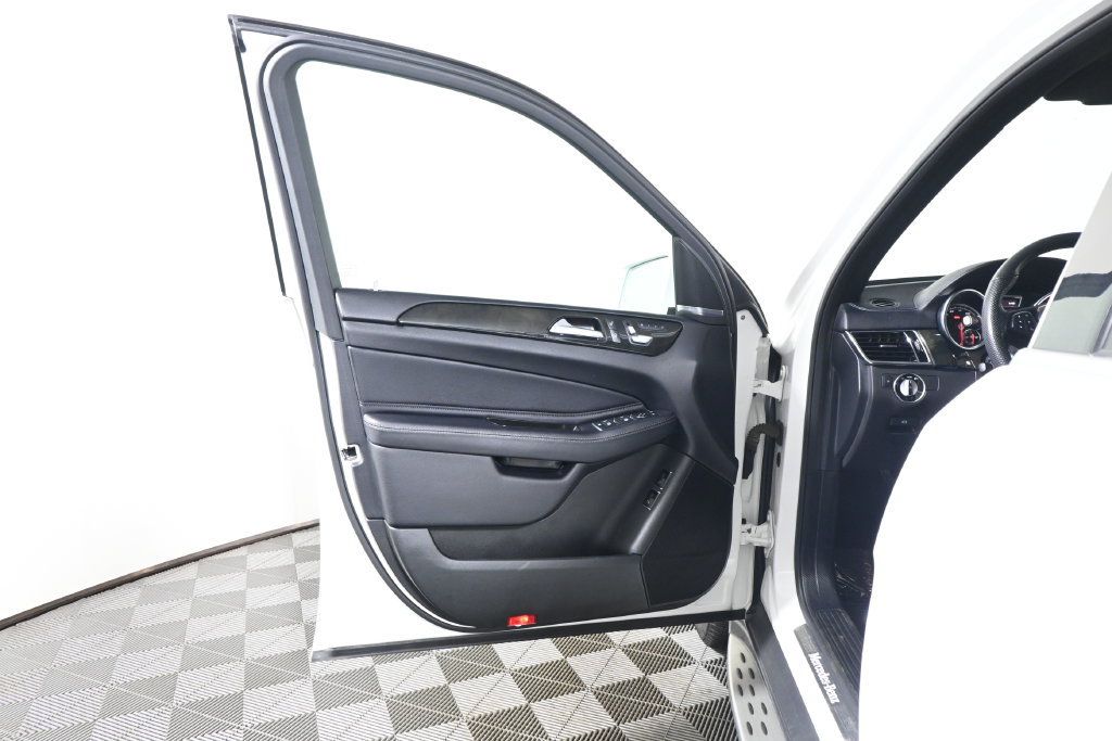 Used 2017 Mercedes-Benz GLS 450 4MATIC image 28