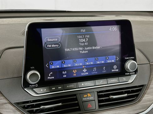 Used 2025 Nissan Altima 2.5 SV FWD image 21