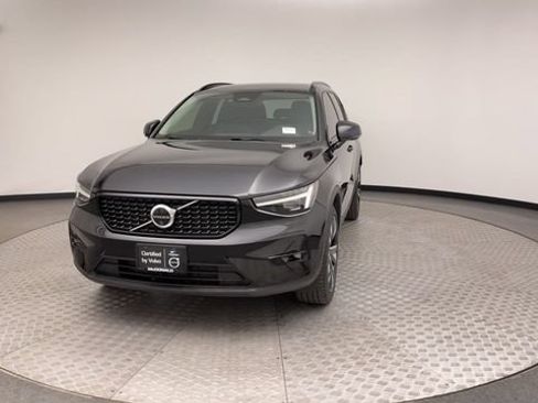 Used 2024 Volvo XC40 B5 Plus w/ Protection Package Premier AWD/4WD image 7