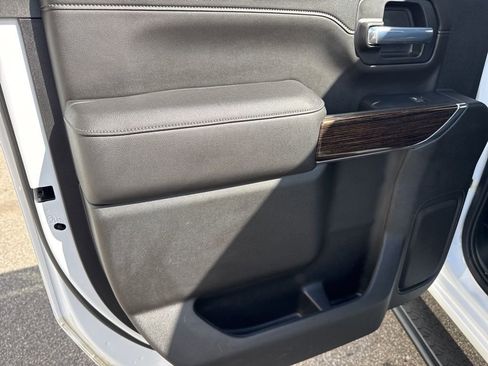 Used 2023 GMC Sierra 2500 SLE image 25