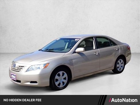 Used 2007 Toyota Camry LE FWD image 1