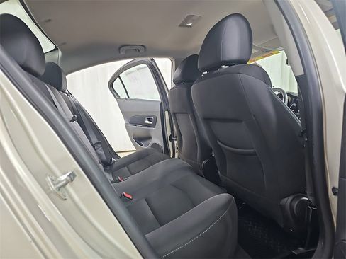 Used 2015 Chevrolet Cruze LT image 14