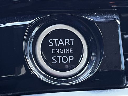 Used 2024 Nissan Pathfinder SV w/ SV Premium Package image 19