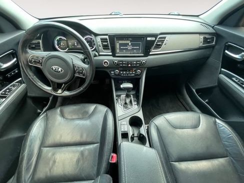 Used 2017 Kia Niro Touring FWD image 10