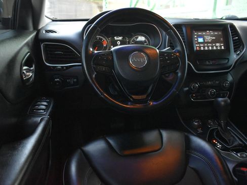 Used 2020 Jeep Cherokee Latitude Plus AWD/4WD image 17