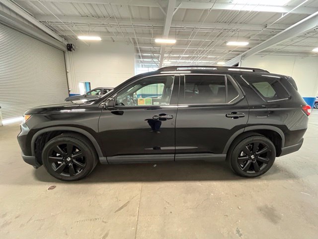 Used 2025 Honda Pilot Black Edition image 6