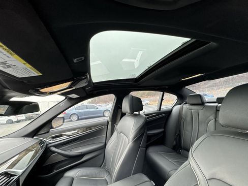 Used 2022 BMW M550i xDrive M550i xDrive w/ Executive Package image 24