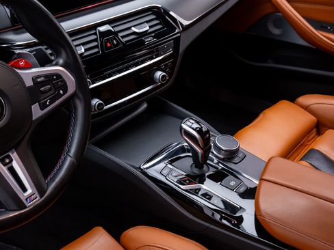 Used 2019 BMW M5 image 11