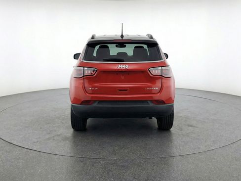 Used 2025 Jeep Compass Limited image 7